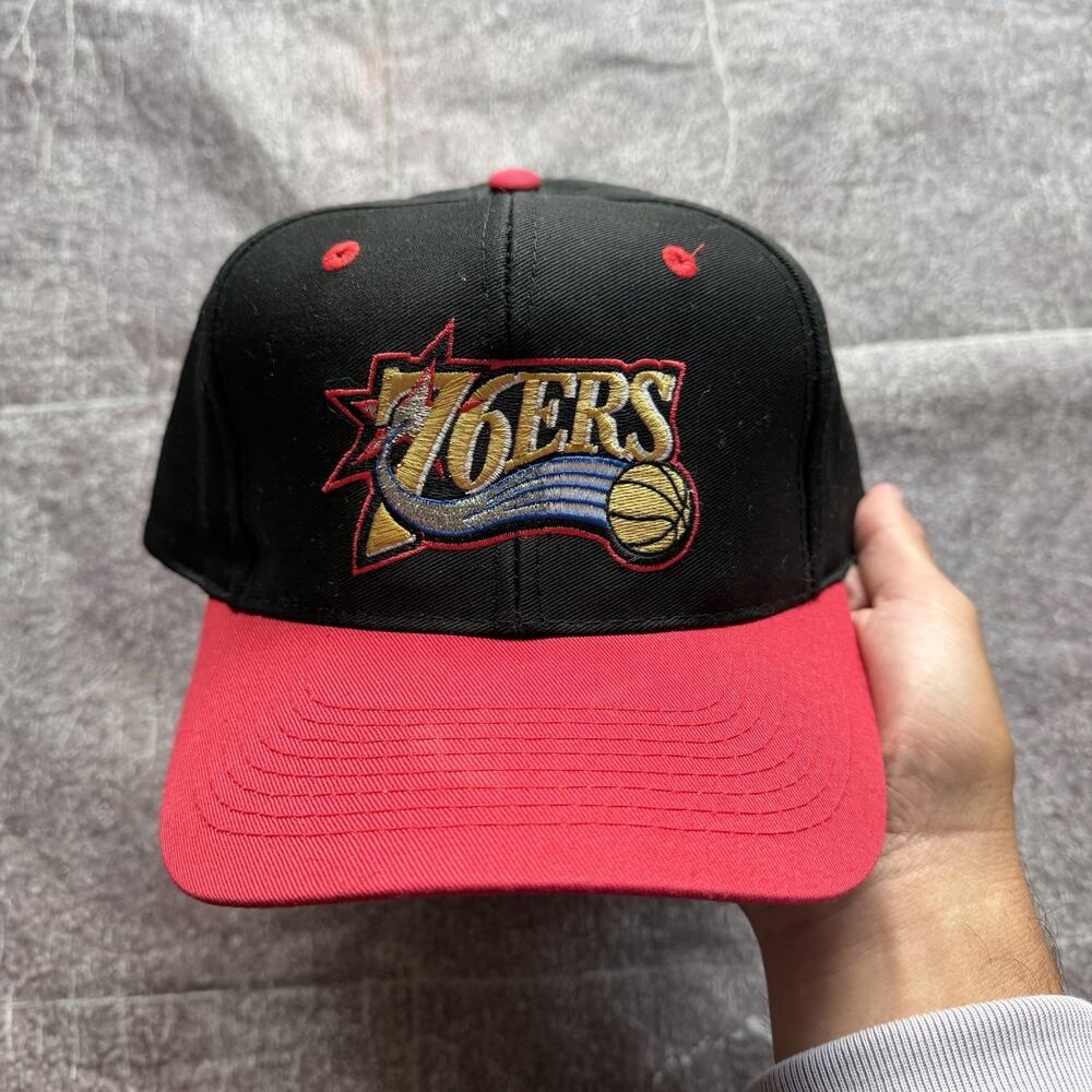 NWT Men's Vintage 90's Logo Athletic Philadelphia 76ers Plain Logo Snapback Hat